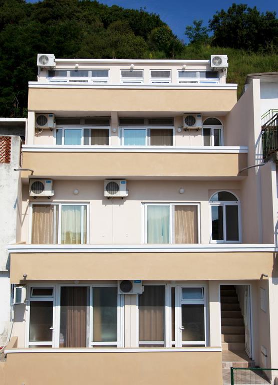 Sand And Sea Apartments Ulcinj Buitenkant foto